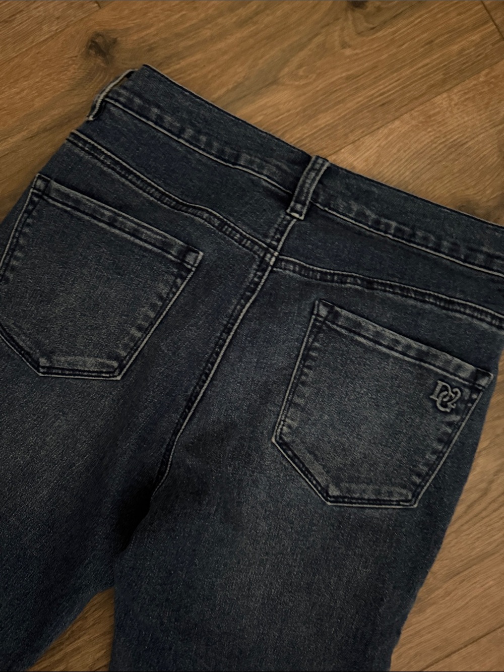 DG2 by Diane Gilman Floral Embroidered Stretch Skinny 5-pocket Jeans EUC - Picture 3 of 6